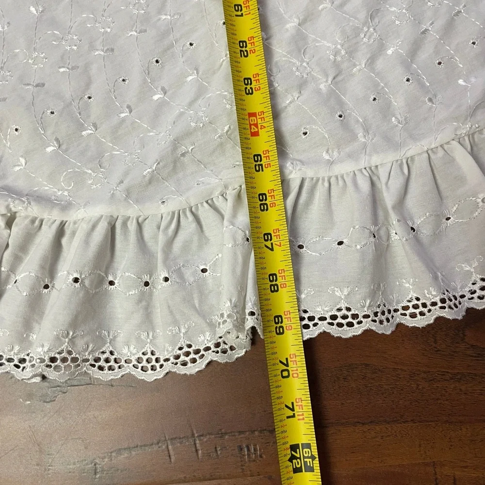 Eyelet Ruffle Round Tablecloth Size 70